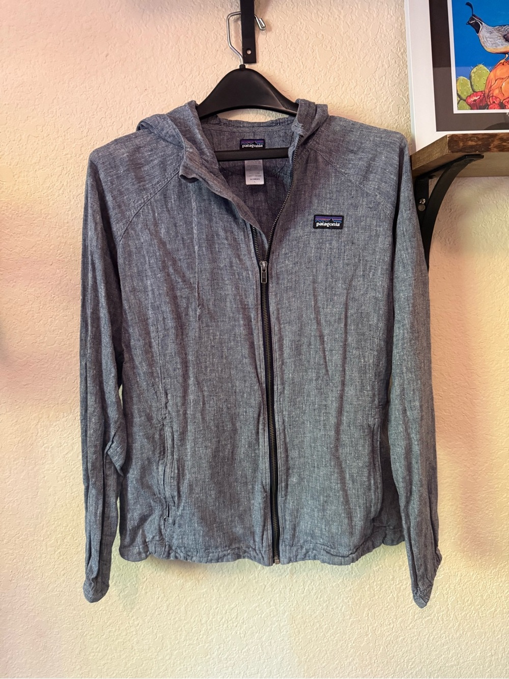 Patagonia Women's denim blue Hooded lightweight Zip Jacket